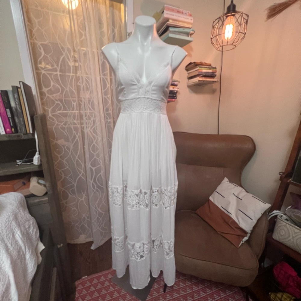 White lace dress